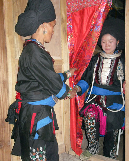 Ngày về nhà chồng của thiếu nữ dân tộc Dao Khâu (Lai Châu)