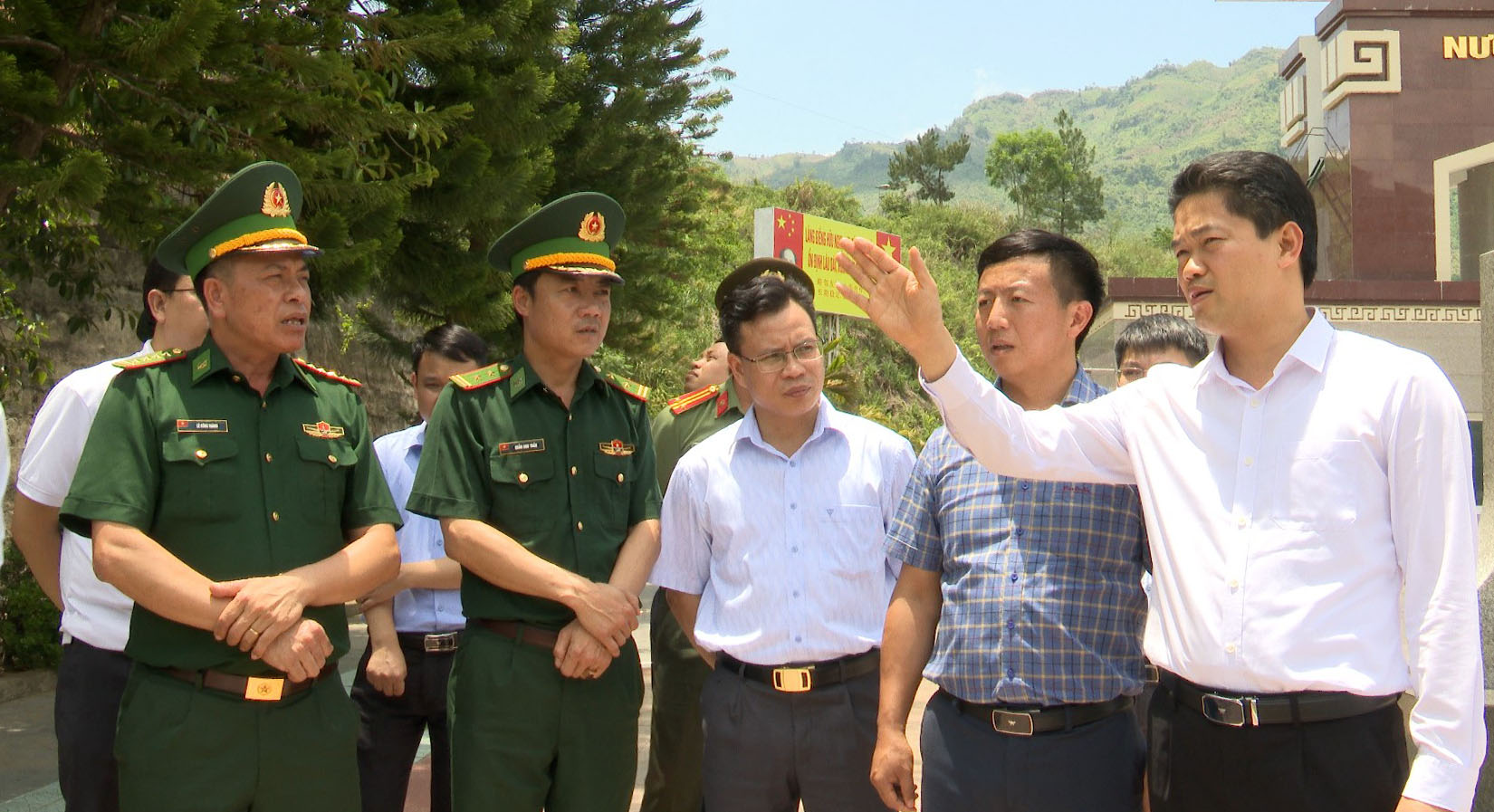 Phó Bí thư Tỉnh ủy Vũ Mạnh Hà thăm, làm việc tại huyện Phong Thổ