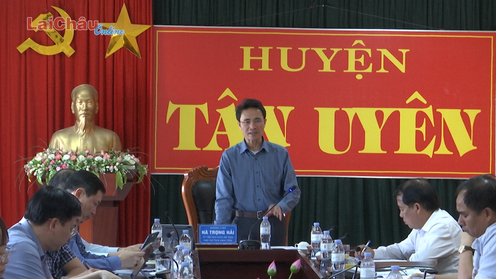 Phó Chủ tịch UBND tỉnh Hà Trọng Hải kiểm tra nông nghiệp tại huyện Tân Uyên