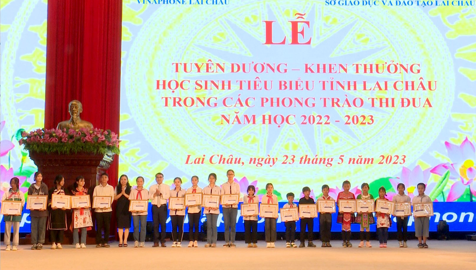Tuyên dương 190 học sinh tiêu biểu trong các phong trào thi đua năm học 2022-2023