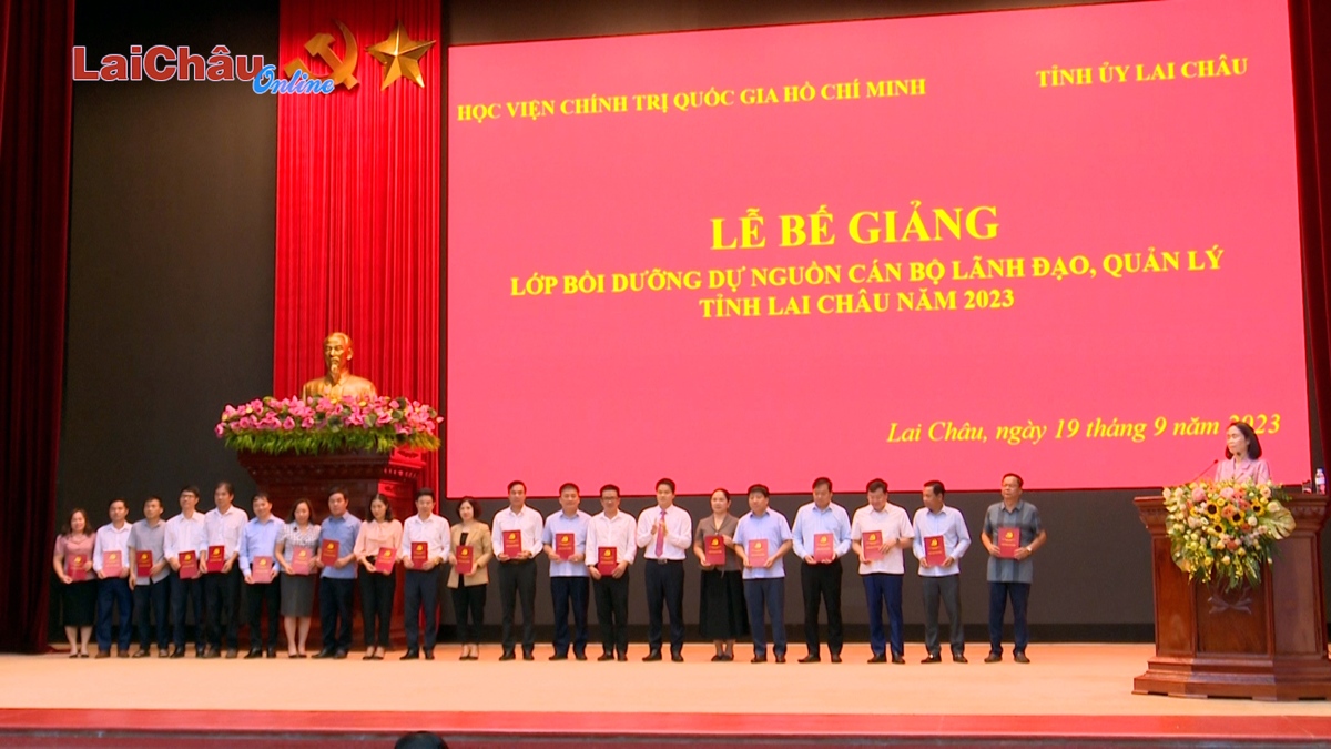 Bế giảng lớp Bồi dưỡng dự nguồn cán bộ lãnh đạo, quản lý tỉnh năm 2023