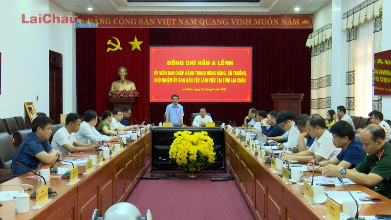 Đồng chí Hầu A Lềnh - Ủy viên Trung ương Đảng, Bộ trưởng, Chủ nhiệm Ủy ban Dân tộc làm việc tại tỉnh Lai Châu