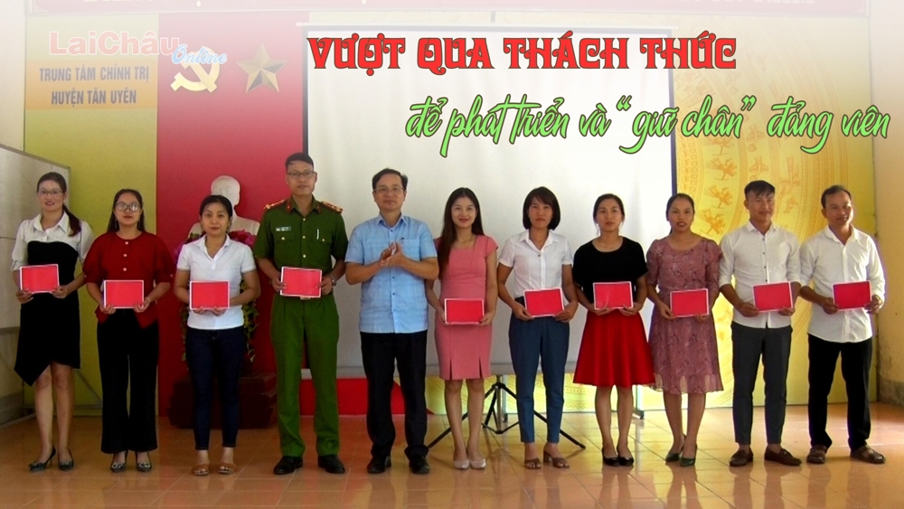Vượt qua thách thức để phát triển và “giữ chân” đảng viên