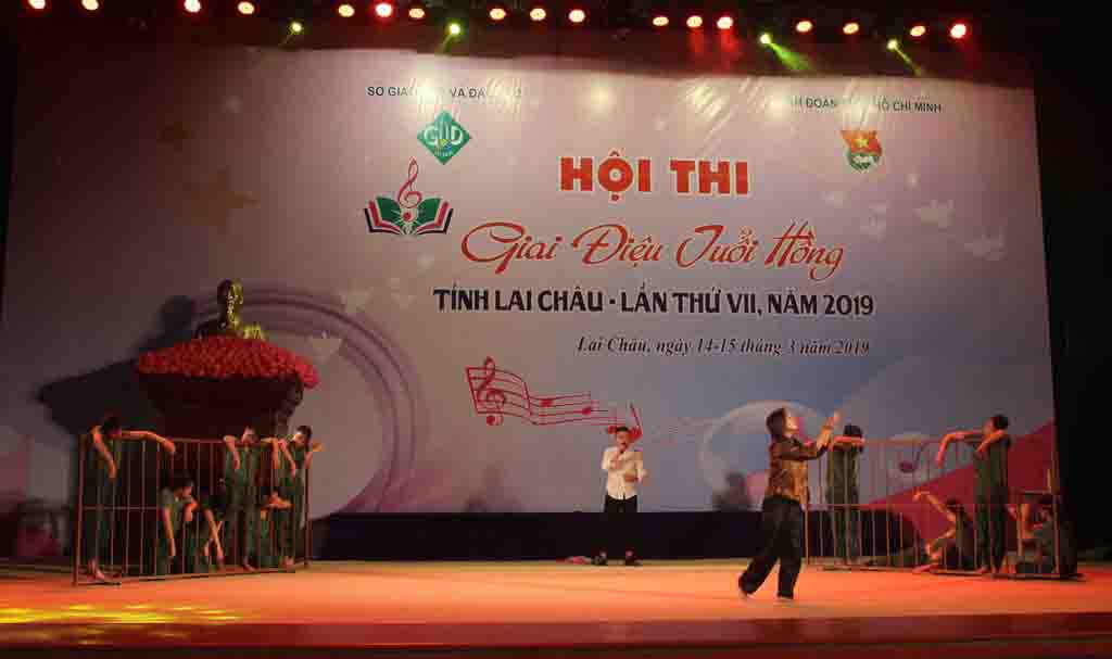 Đơn ca nam Biết ơn chị Võ Thị Sáu của Trường THPT Dân tộc Nội trú Ka Lăng (huyện Mường Tè) đạt giải A.