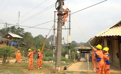 Khac phuc su co phong dien duong day 35kV Khac phuc su co phong dien duong day 35kV