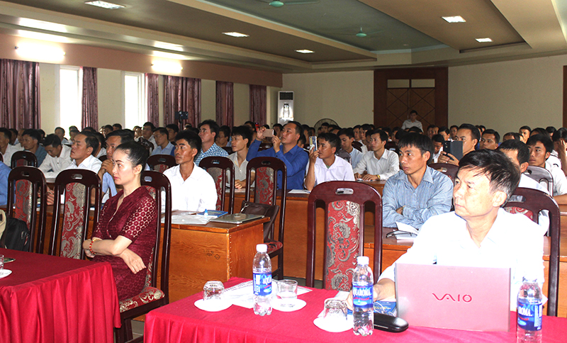 Đại biểu dự Hội nghị.