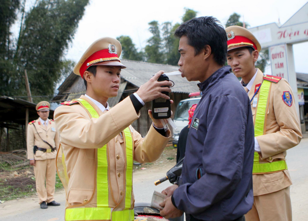 Huyện Than Uyên tăng cường đảm bảo trật tự an toàn giao thông