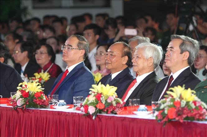 Thủ tướng Nguyễn Xuân Phúc và các đại biểu tại điểm cầu TP Hồ Chí Minh - Ảnh Thành Vũ/TTXVN 