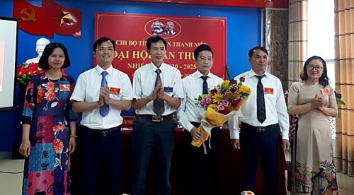 đồng chí Lê Mạnh Thắng - Phó Bí thư Đảng ủy khối Các cơ quan và Doanh nghiệp tỉnh