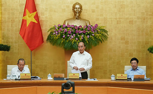 Thủ tướng Nguyễn Xuân Phúc chủ trì phiên họp Chính phủ tháng 5/2020. Ảnh: VGP/Quang Hiếu