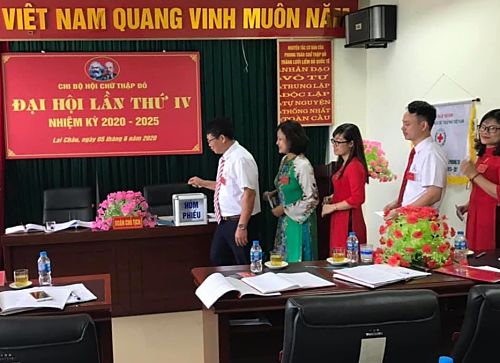 Đại biểu bỏ phiếu bầu Ban Chi ủy khóa IV, nhiệm kỳ 2020-2025.