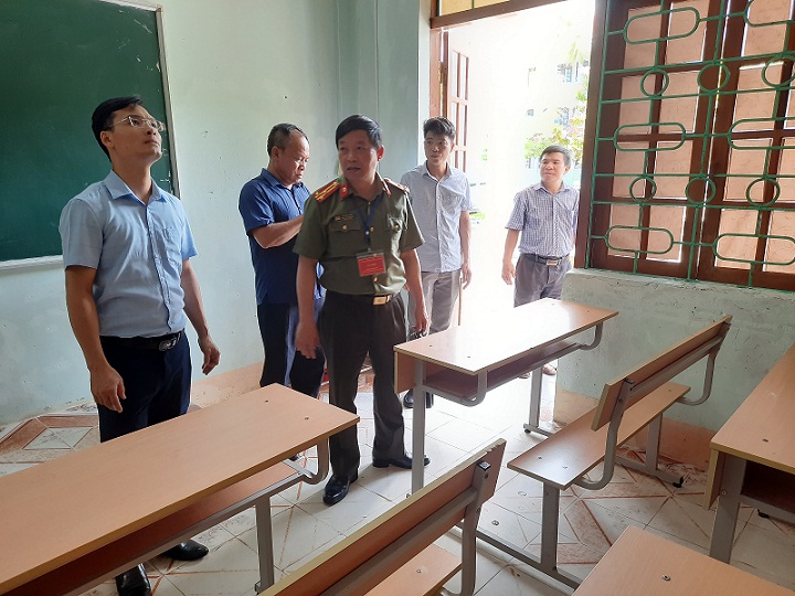 Kiểm tra công tác chuẩn bị cho kỳ thi tại Trường Phổ thông Dân tộc nội trú huyện Phong Thổ