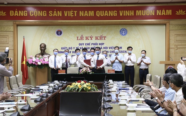 Lãnh đạo Bộ Y tế và BHXH Việt Nam ký Quy chế phối hợp trong xây dựng, tổ chức thực hiện chính sách, pháp luật về BHYT