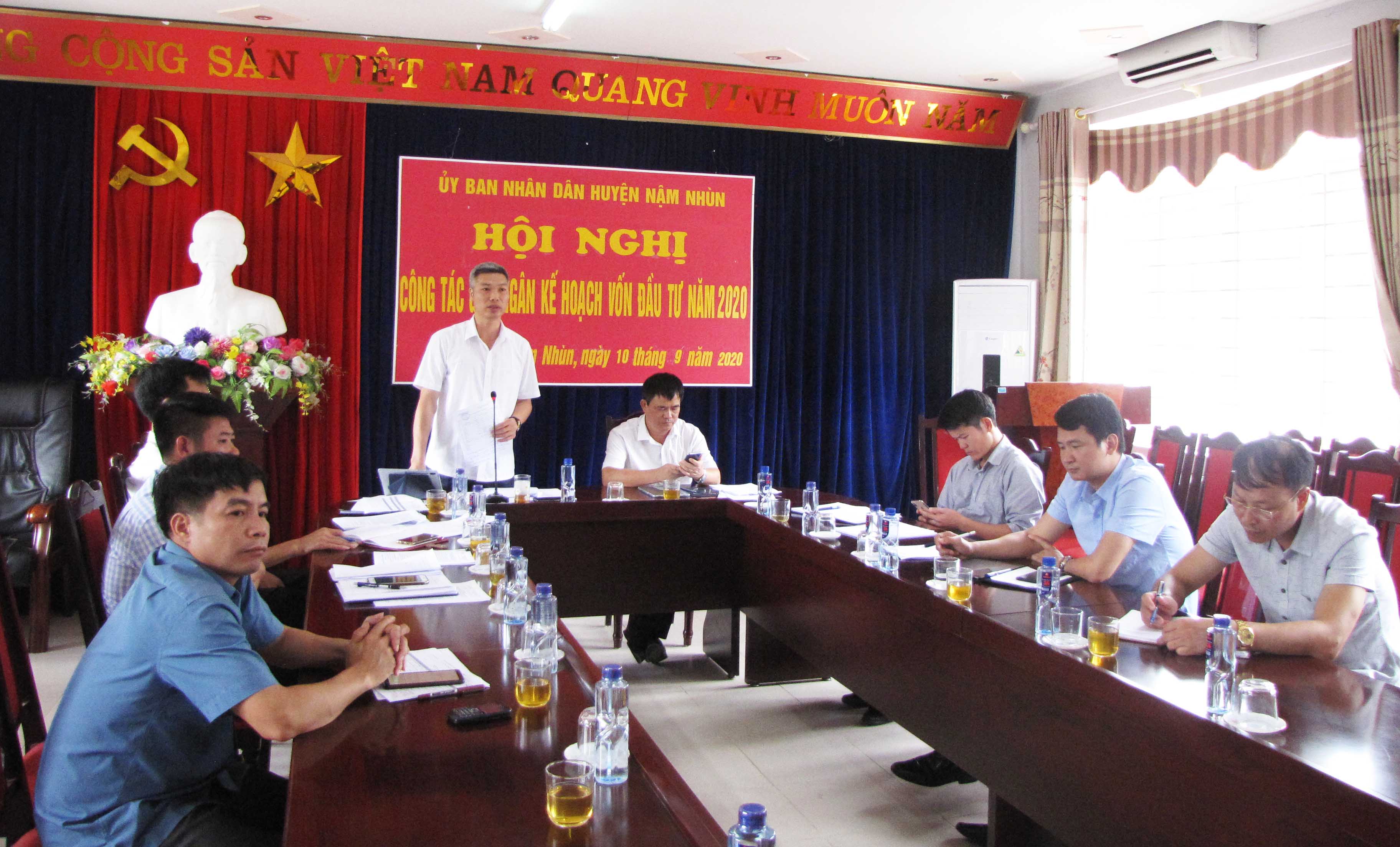 Đồng chí Hà Văn Sơn – Phó Bí thư Huyện ủy, Chủ tịch UBND huyện phát biểu kết luận Hội nghị.