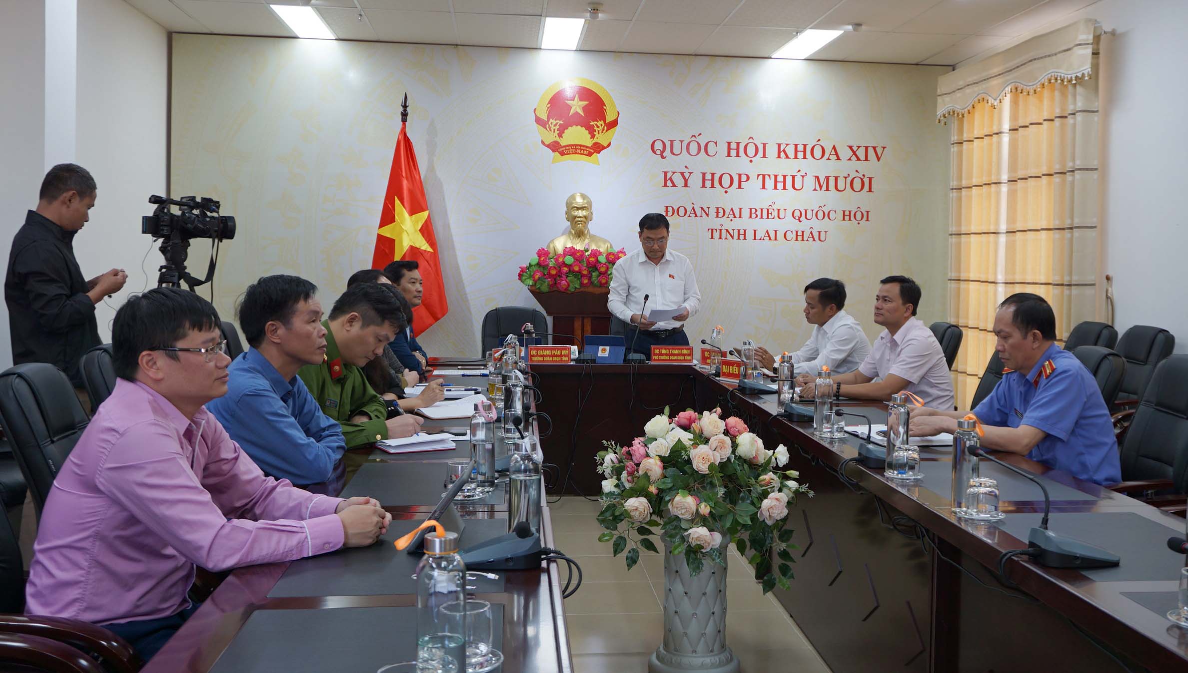 Đồng chí Tống Thanh Bình - Phó Trưởng Đoàn Đại biểu Quốc hội tỉnh Lai Châu tham gia ý kiến thảo luận
