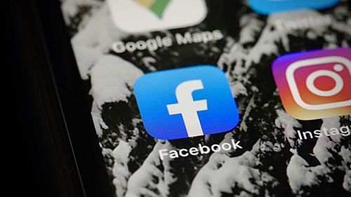 Facebook đang ráo riết đàm phán với các cơ quan báo chí Australia để không bị chỉ định đàm phán. (Nguồn: ABC)