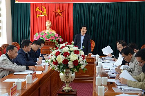 3044: Đồng chí Chu Lê Chính - Ủy viên Ban Thường vụ Tỉnh ủy, Phó Chủ tịch HĐND tỉnh phát biểu trong buổi làm việc với các đồng chí lãnh đạo huyện Sìn Hồ.