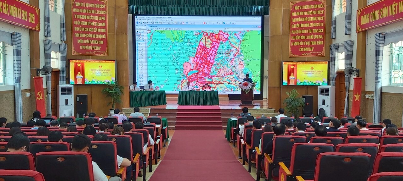 Quang cảnh kỳ họp thứ 14 (kỳ họp chuyên đề) HĐND huyện Than Uyên khóa XX.