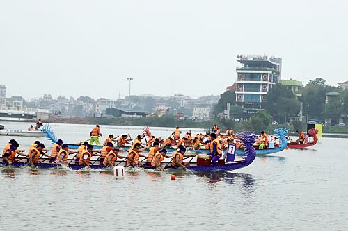 Giải bơi chải thành phố Việt Trì mở rộng năm 2021.