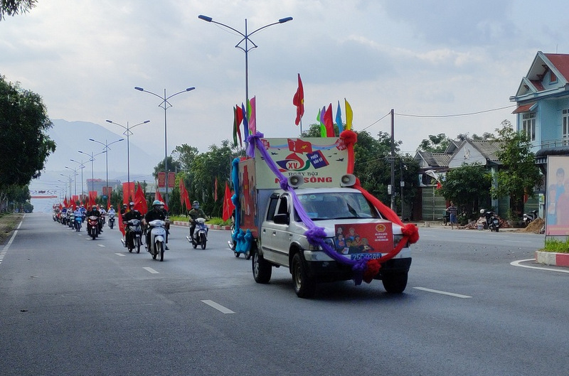 Huyện Tam Đường tuyên truyền, cổ động mặt đường về bầu cử đại biểu Quốc hội khóa XV và đại biểu HĐND các cấp nhiệm kỳ 2021-2026.