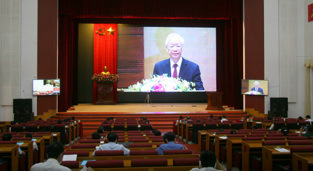 Quang cảnh điểm cầu tỉnh Lai Châu tại Hội nghị trực tuyến toàn quốc nghiên cứu, học tập chuyên đề toàn khóa nhiệm kỳ Đại hội XIII của Đảng.