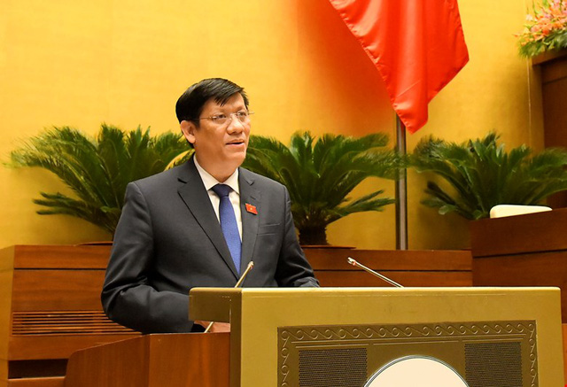 Bộ trưởng Bộ Y tế Nguyễn Thanh Long, thừa ủy quyền của Thủ tướng Chính phủ trình bày Báo cáo.