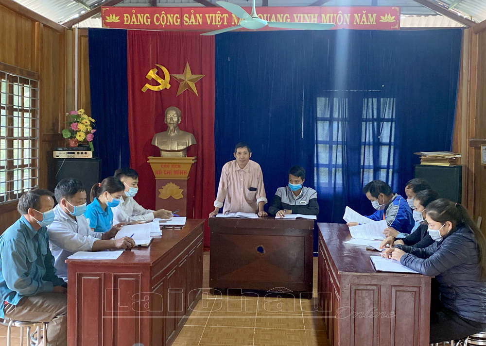 Một buổi tuyên truyền Nghị quyết Đại hội Đảng các cấp của Chi bộ bản Lao Tỷ Phùng (xã Nùng Nàng, huyện Tam Đường). 