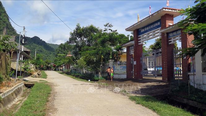 Hệ thống giao thông xã Pha Mu, huyện Than Uyên, tỉnh Lai Châu được đầu tư bài bản, khang trang, sạch đẹp. Ảnh: Nguyễn Oanh/TTXVN