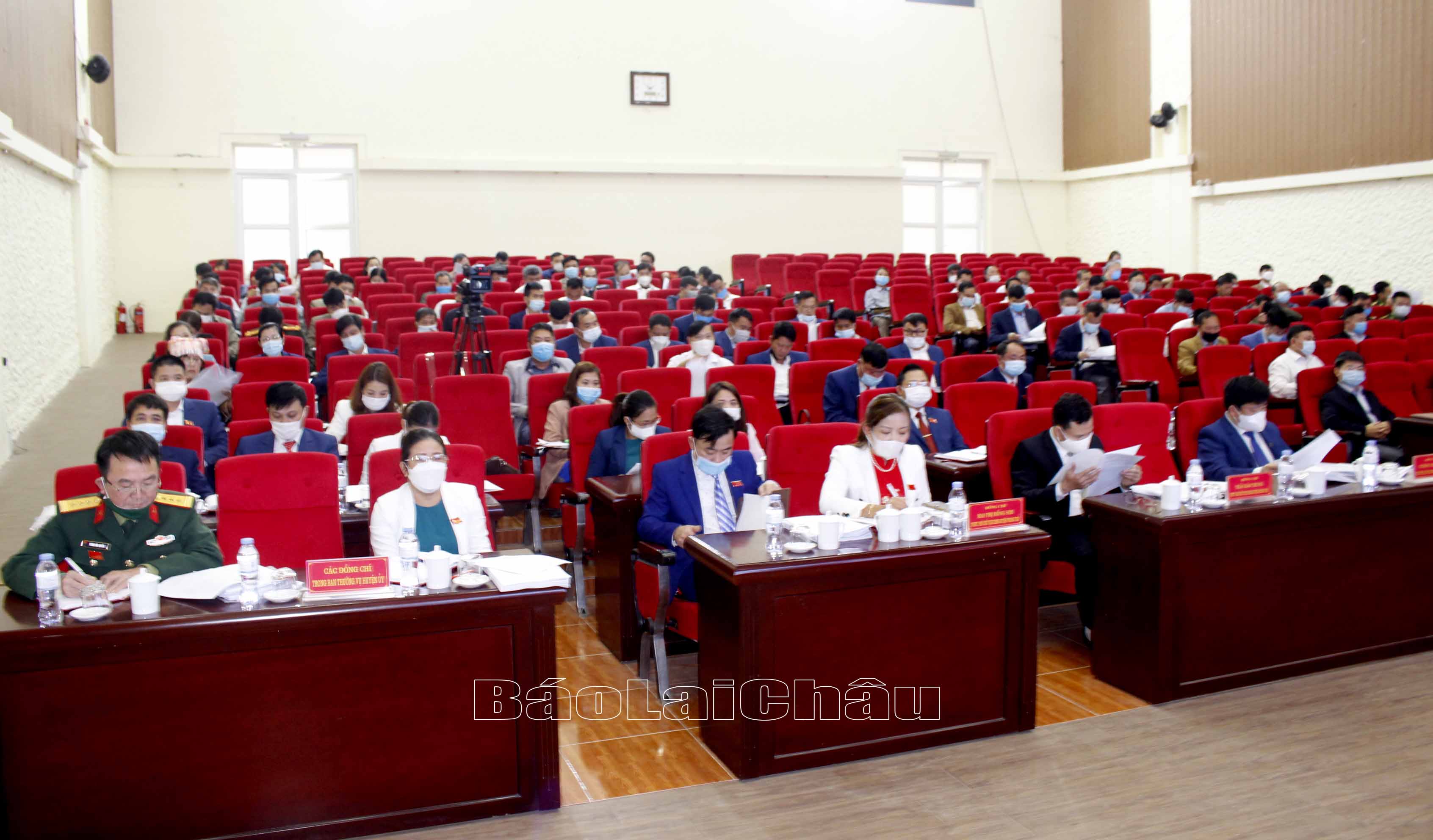 Quang cảnh Kỳ họp thứ 3 HĐND huyện Phong Thổ khóa XXI. 