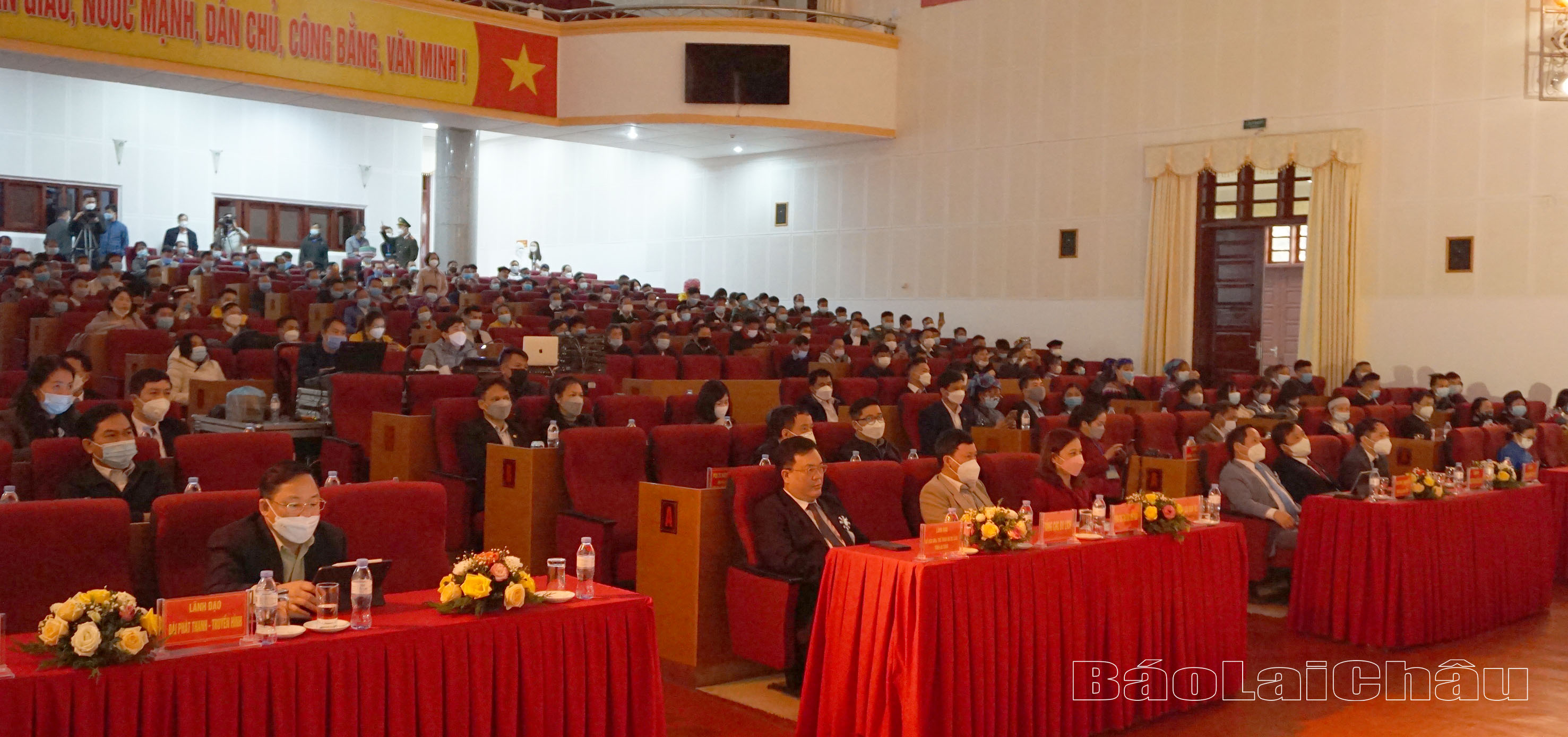 Đại biểu dự Lễ khai mạc Ngày hội.