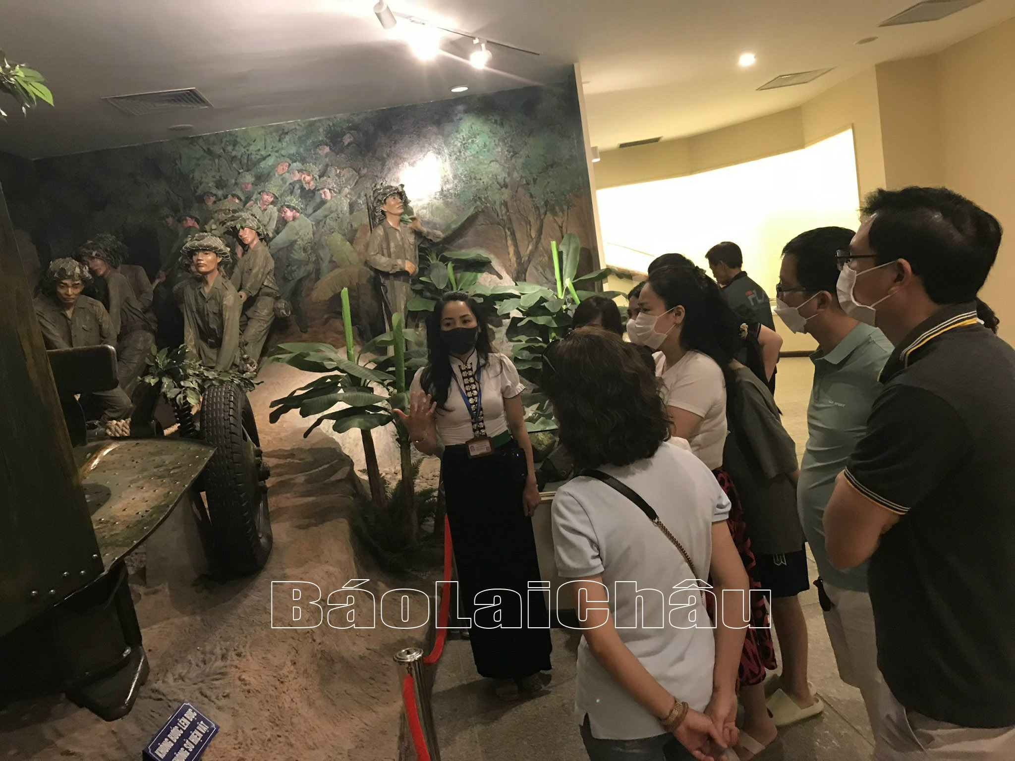 Trong 4 ngày nghỉ lễ, Bảo tàng Chiến thắng lịch sử Điện Biên Phủ đón tiếp 32 nghìn lượt khách đến tham quan.