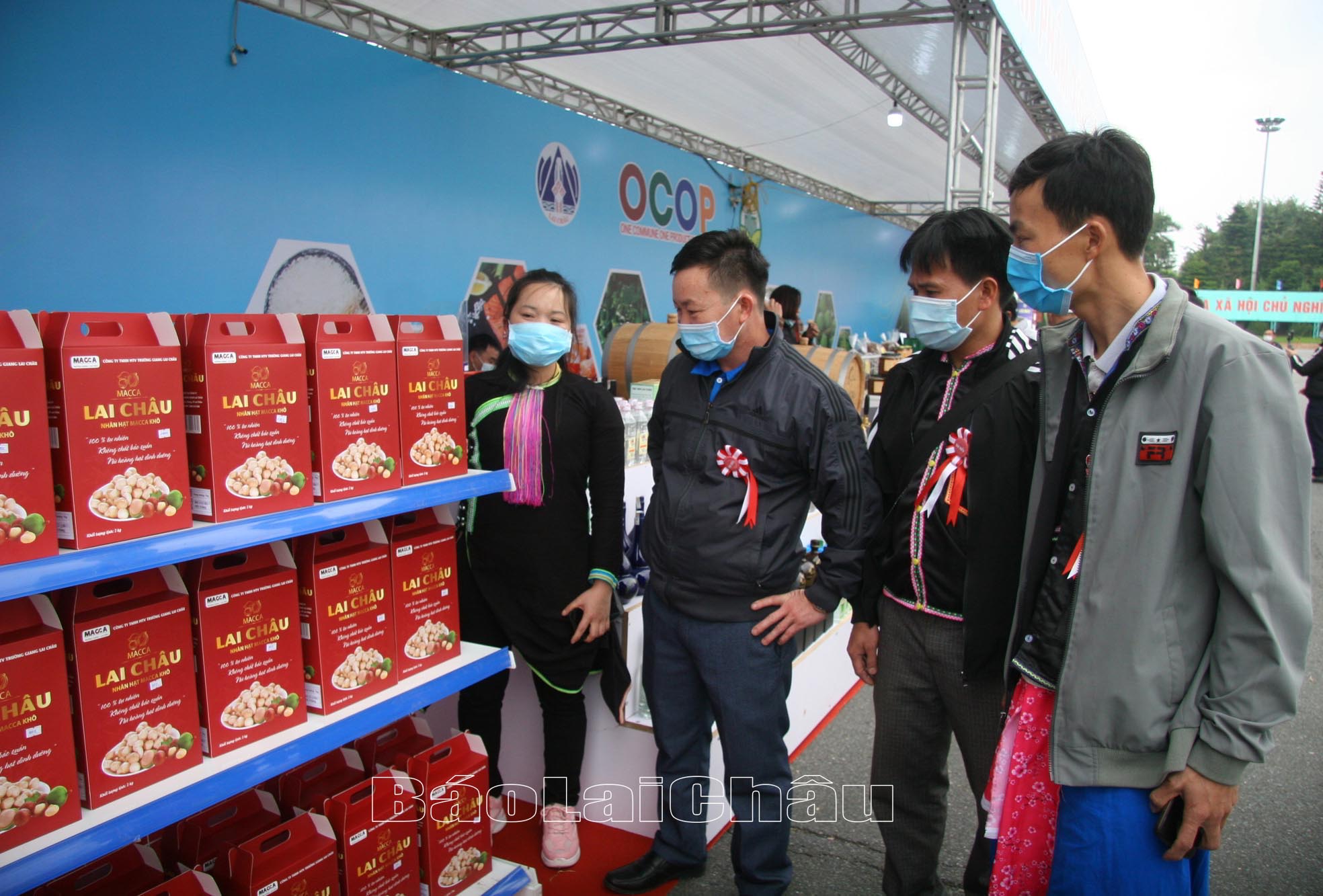 Sản phẩm OCOP của tỉnh Lai Châu trưng bày tại Ngày hội Văn hóa dân Mông toàn quốc lần thứ III được tổ chức tại Lai Châu năm 2022.