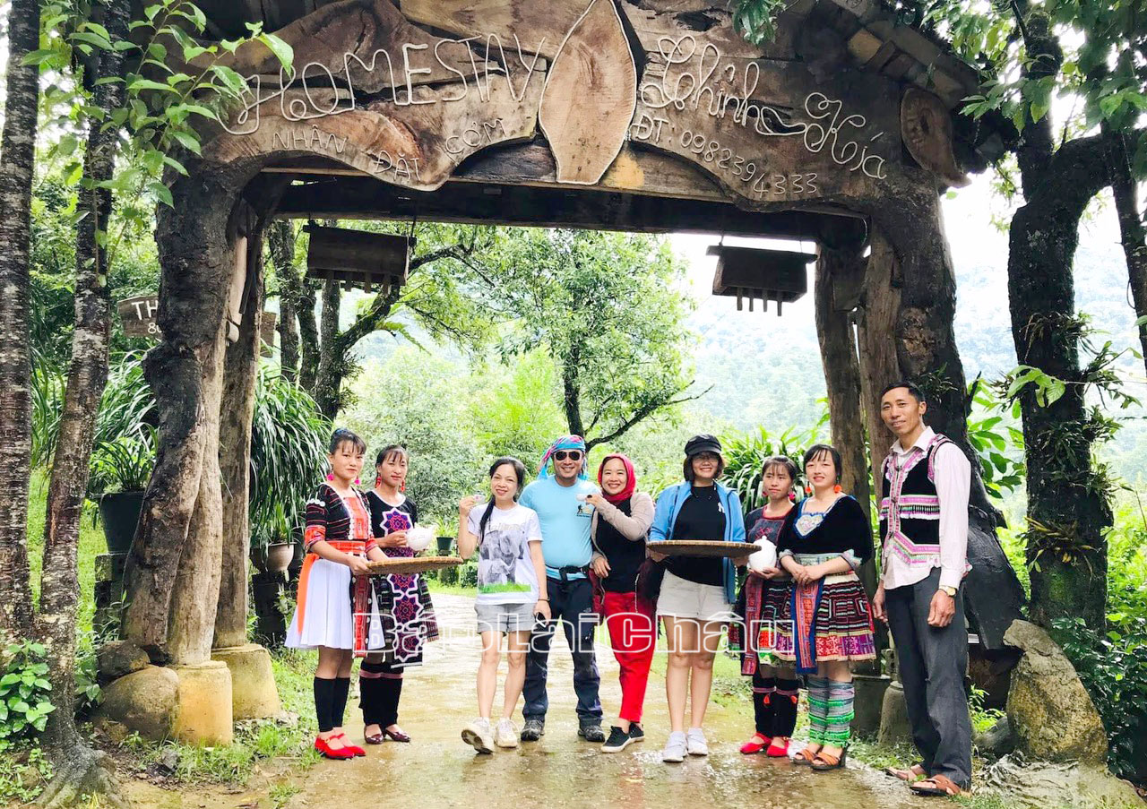 Bản du lịch cộng đồng Sin Suối Hồ (xã Sin Suối Hồ, huyện Phong Thổ) thu hút nhiều du khách đến tham quan, trải nghiệm.