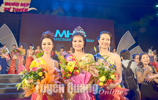 Đêm chung kết Cuộc thi Người đẹp xứ Tuyên năm 2014. Ảnh: Quang Hòa