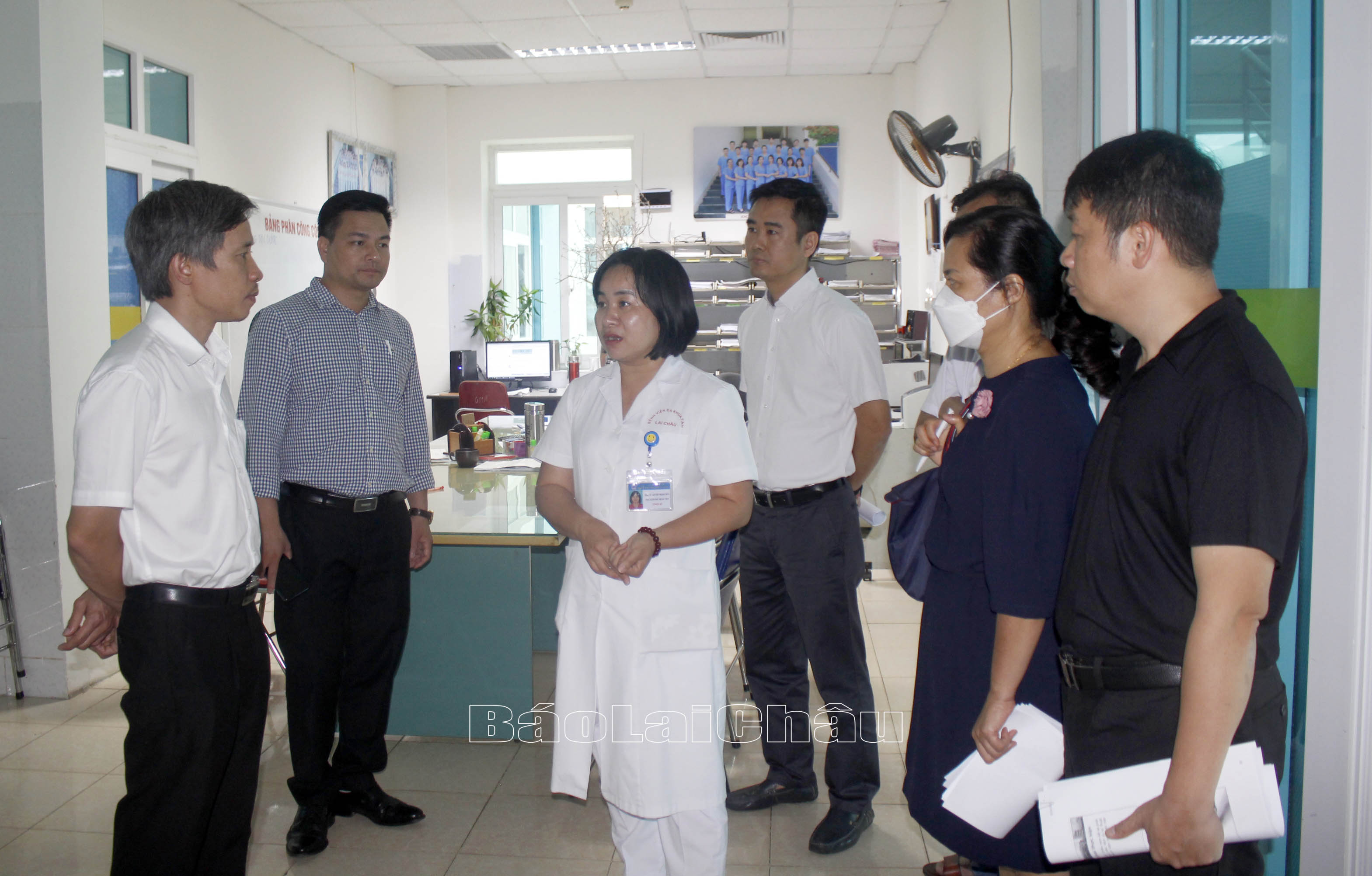 Đoàn công tác Bệnh viện Hữu Nghị Việt Đức khảo sát thực tế cơ sở vật chất tại Bệnh viện Đa khoa tỉnh. 