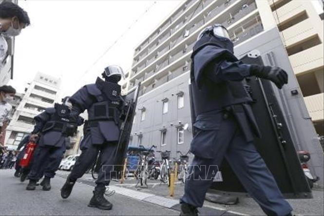 Cảnh sát điều tra tại hiện trường vụ nổ súng vào cựu Thủ tướng Abe Shinzo tại Nara, Nhật Bản, ngày 8/7/2022.