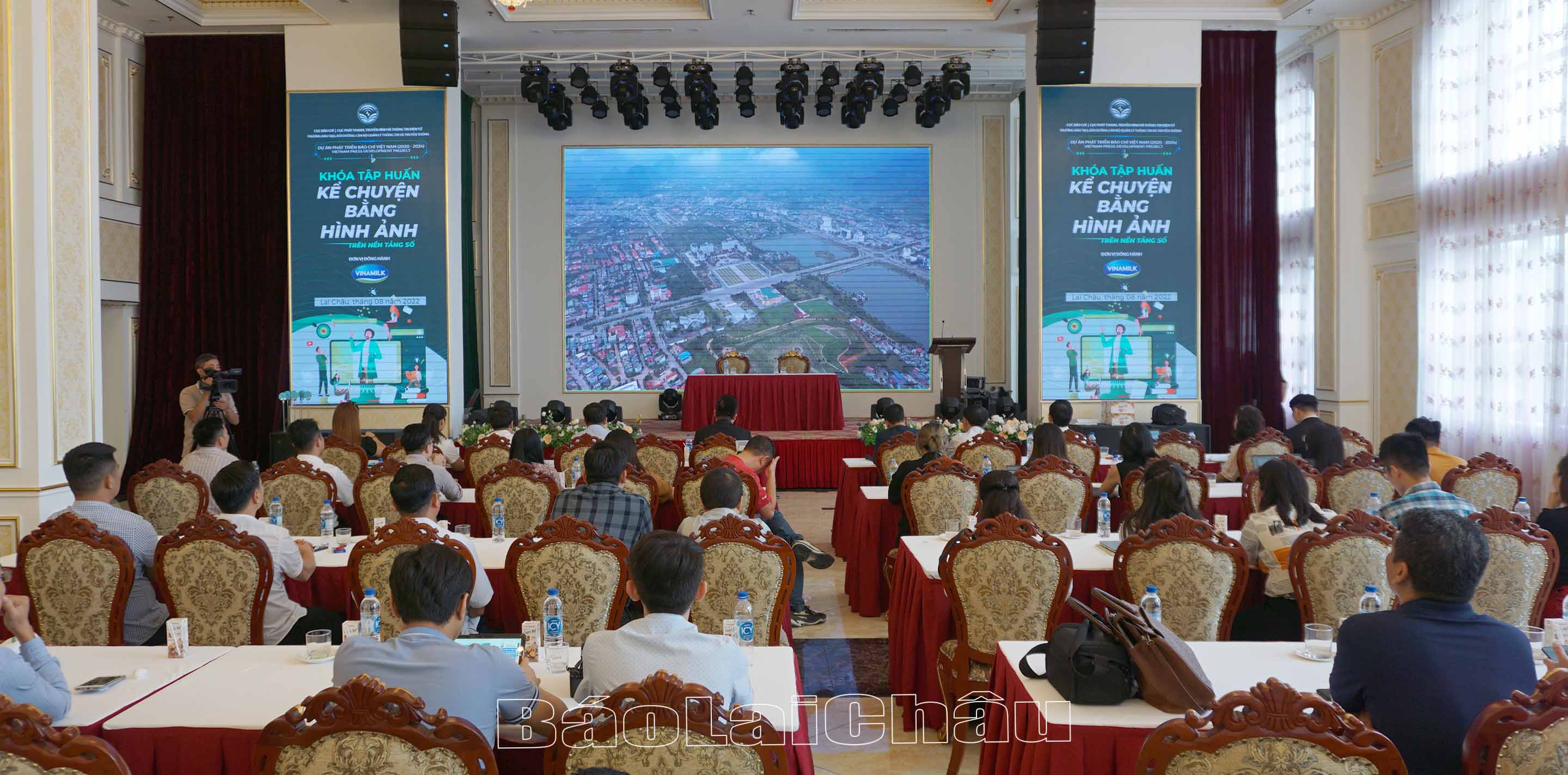 các đại biểu đã được xem video clip giới thiệu về tiềm năng, thế mạnh của tỉnh Lai Châu