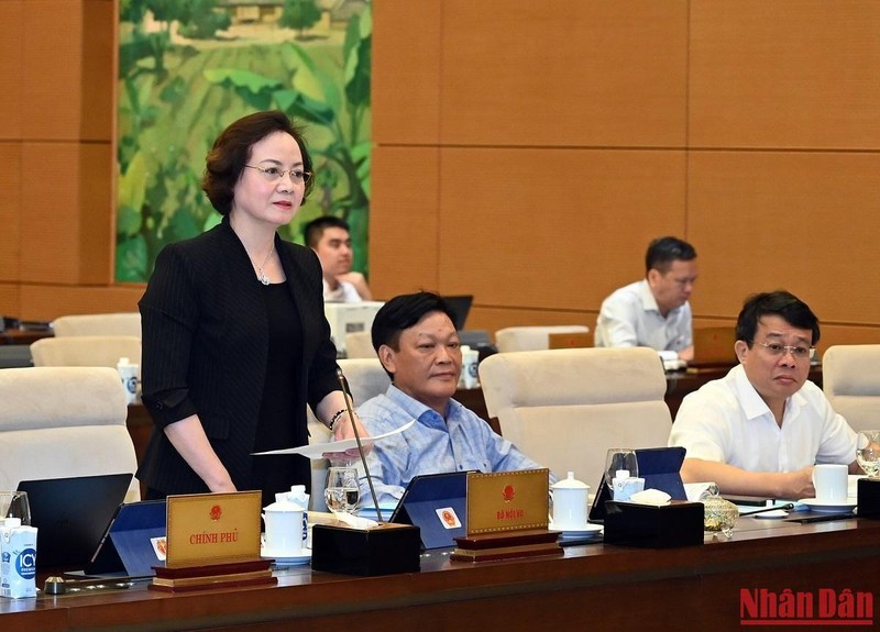  Bộ trưởng Nội vụ Phạm Thị Thanh Trà phát biểu tại phiên họp. (Ảnh: DUY LINH)