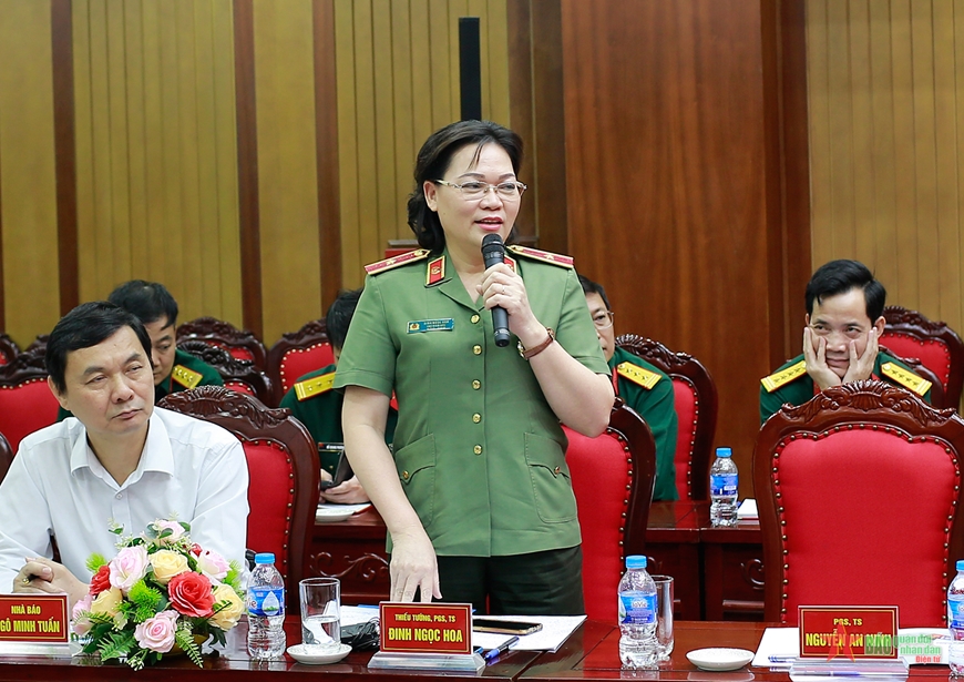 Thiếu tướng, PGS, TS Đinh Ngọc Hoa, Phó giám đốc Học viện Chính trị Công an nhân dân.
