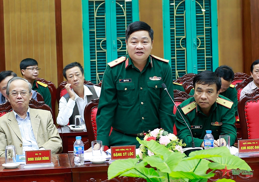 Thiếu tướng, PGS, TS Đặng Sỹ Lộc, Phó giám đốc Học viện Chính trị. 