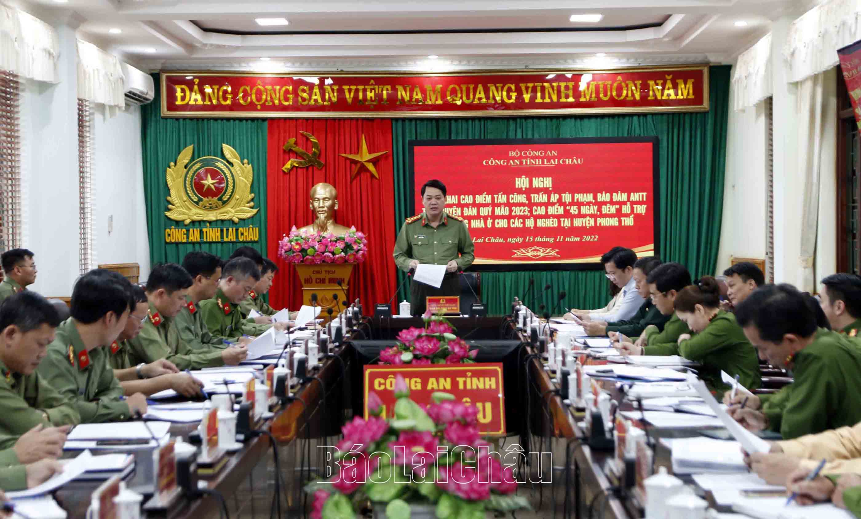 Đại tá Nguyễn Viết Giang - Ủy viên Ban Thường ủy Tỉnh ủy, Giám đốc Công an tỉnh phát biểu kết luận Hội nghị.