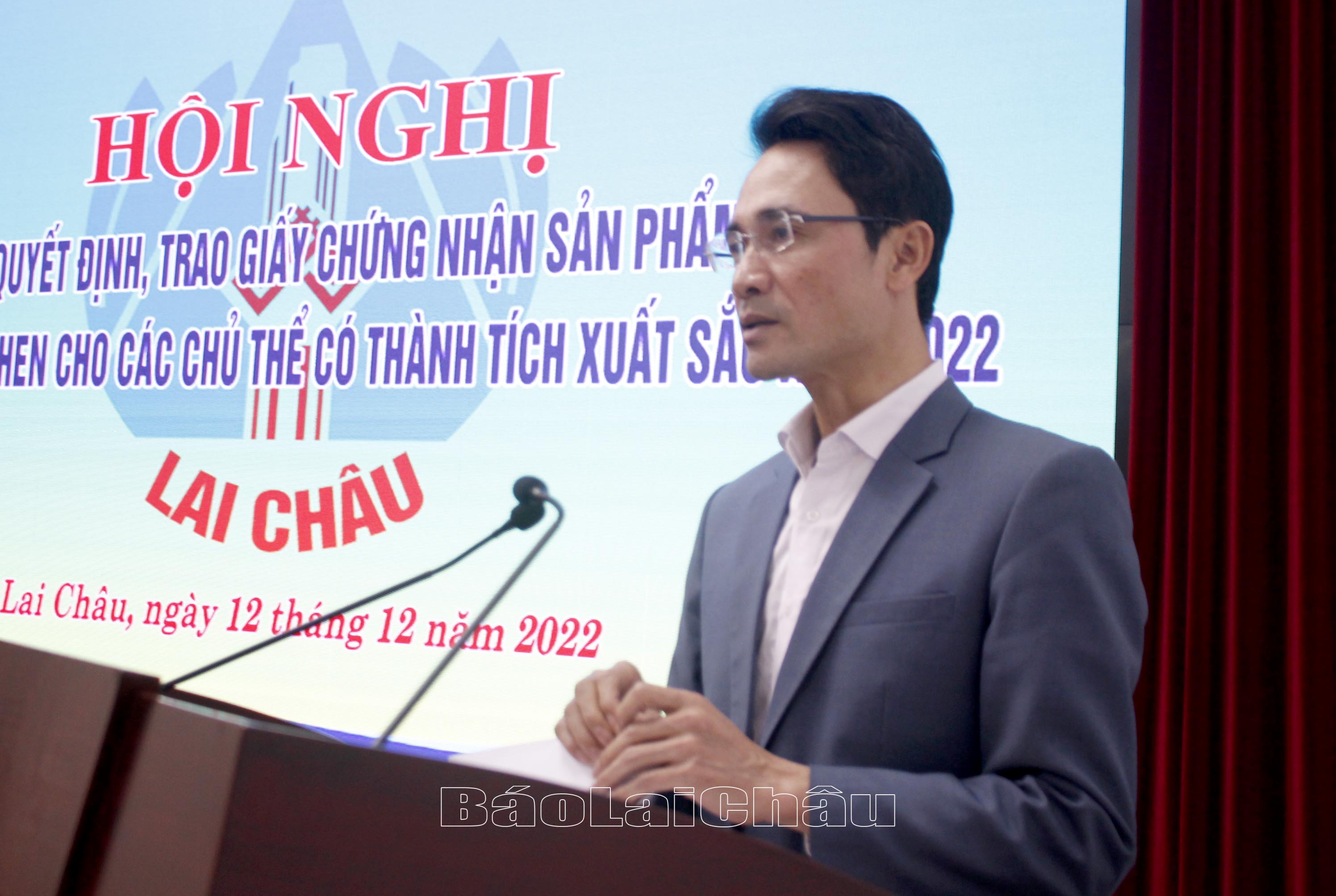 Đồng chí Hà Trọng Hải - Phó Chủ tịch UBND, Chủ tịch Hội đồng đánh giá, phân hạng sản phẩm OCOP tỉnh phát biểu tại Hội nghị. 