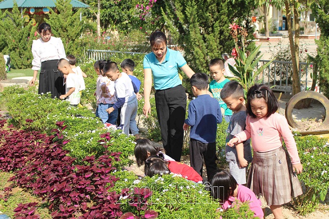 Xây dựng trường học xanh-sạch-đẹp và thân thiện là một trong những tiêu chí để trường Mầm non Sông Đà phấn đấu lên trường chuẩn quốc gia mức độ 2 vào năm 2024. 