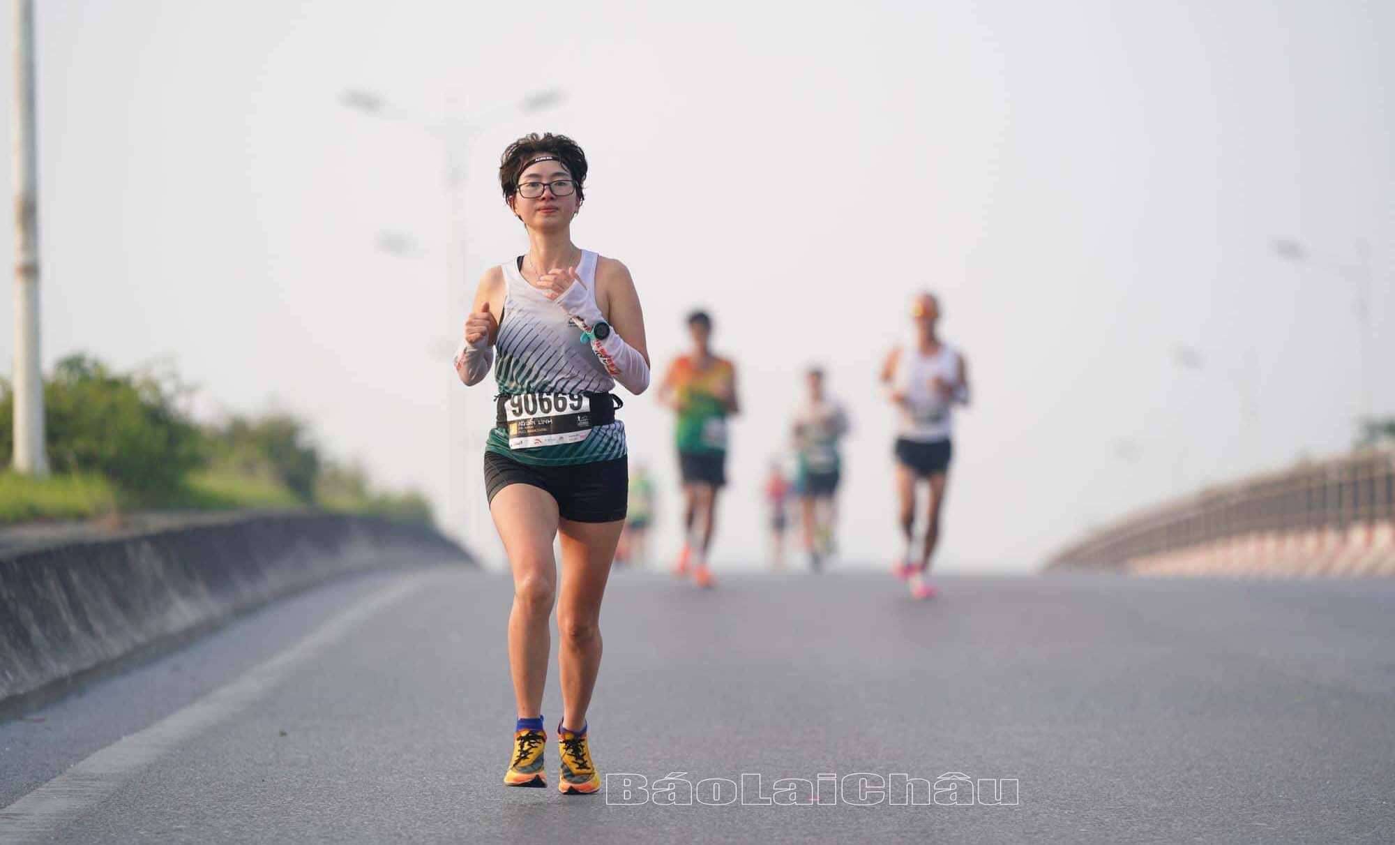 VĐV Lai Châu tham gia giải Longbien Marathon