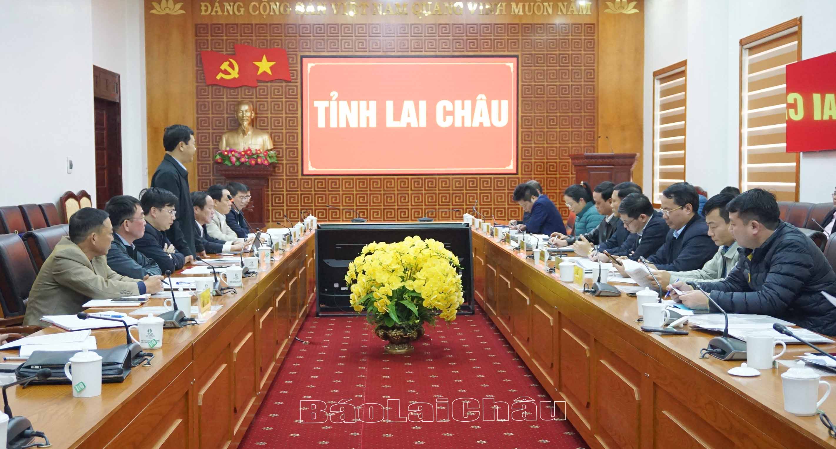 Quang cảnh buổi làm việc.