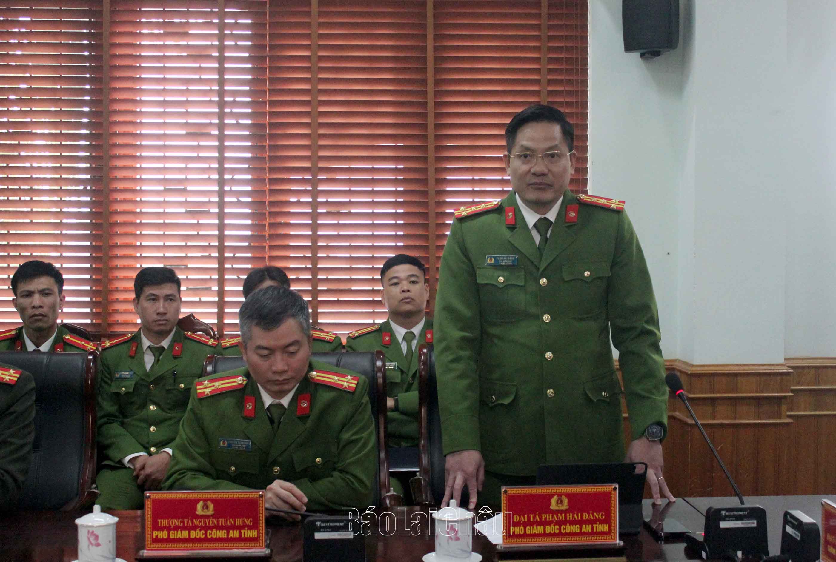 Đại tá Phạm Hải Đăng - Phó Giám đốc Công an tỉnh trình bày quá trình phát hiện và truy bắt đối tượng giết người Lù Xuân Minh.