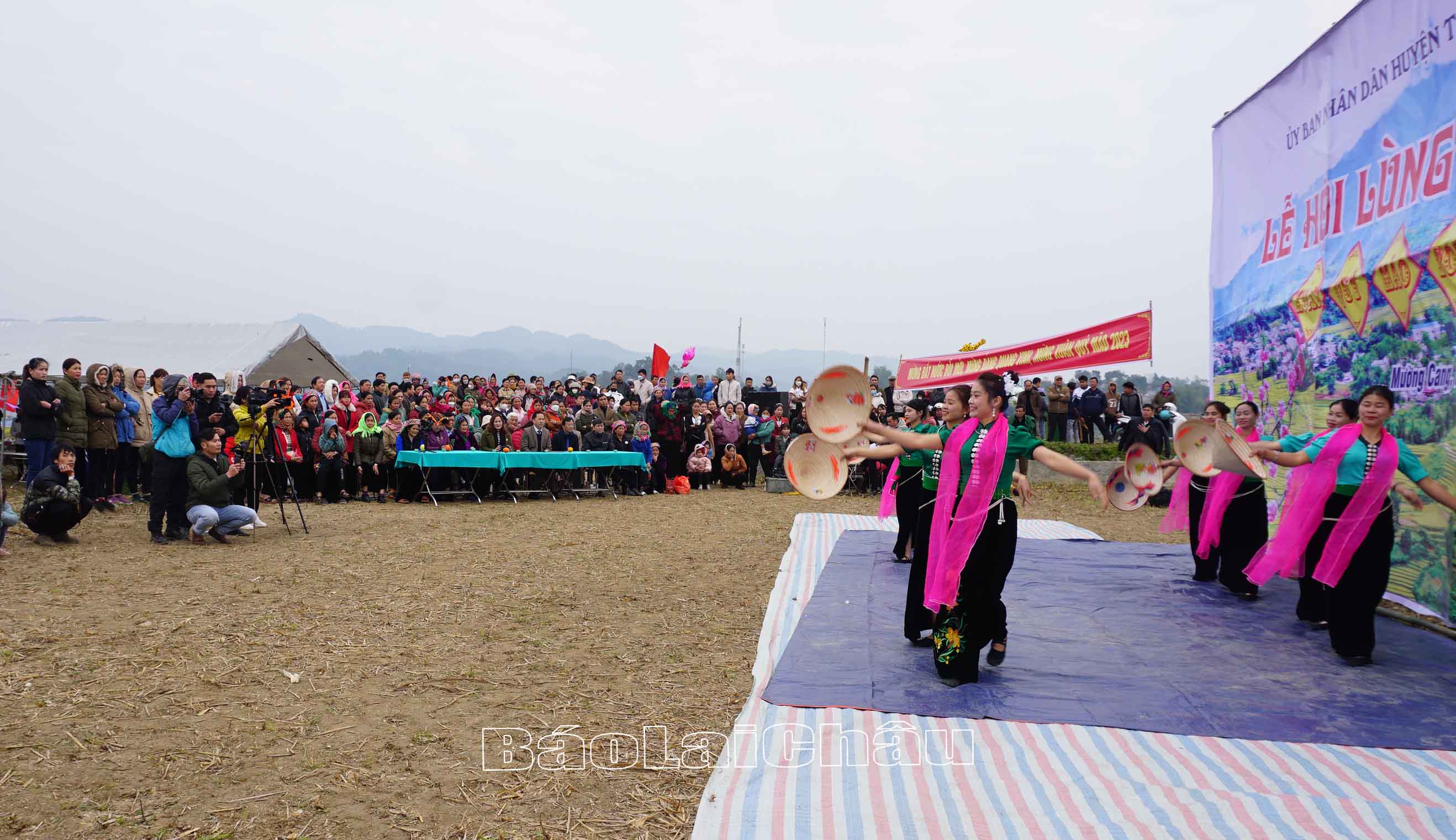 Lễ hội mở đầu cho nhiều hoạt động văn hóa đặc sắc dịp đầu xuân mới, thu hút đông đảo Nhân dân trên địa bàn huyện tham gia.
