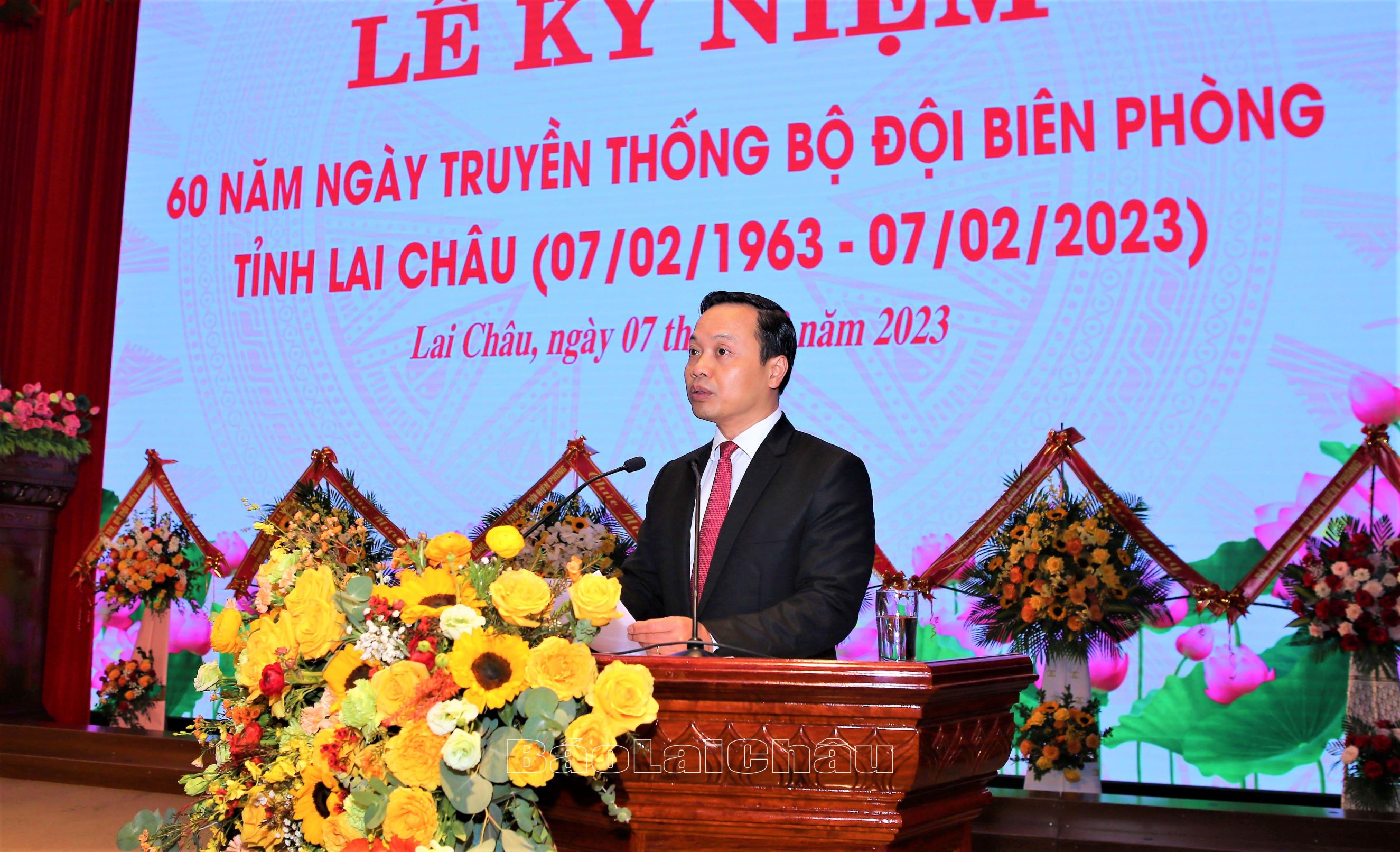 Đồng chí Trần Tiến Dũng, Phó Bí thư Tỉnh ủy, Chủ tịch UBND tỉnh phát biểu tại buổi lễ kỷ niêm.
