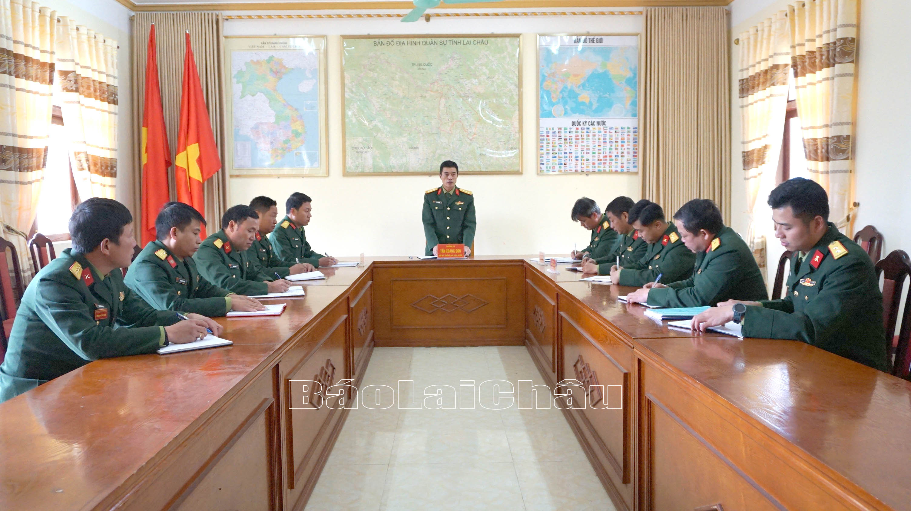 Ban Chỉ huy Quân sự huyện Sìn Hồ chú trọng công tác giáo dục chính trị tư tưởng cho cán bộ.