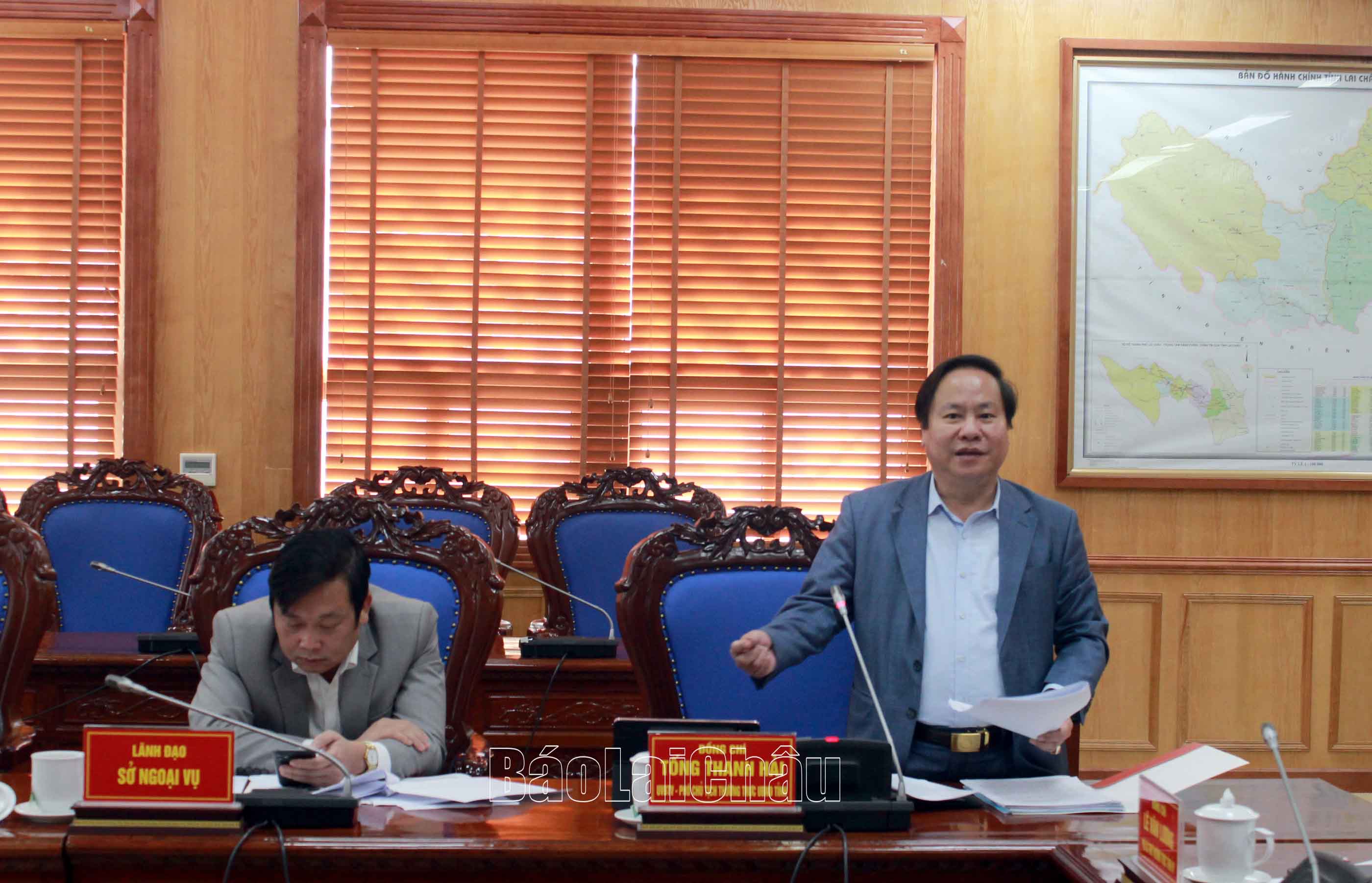 Đại diện lãnh đạo UBND tỉnh Lai Châu phát biểu tại hội nghị.